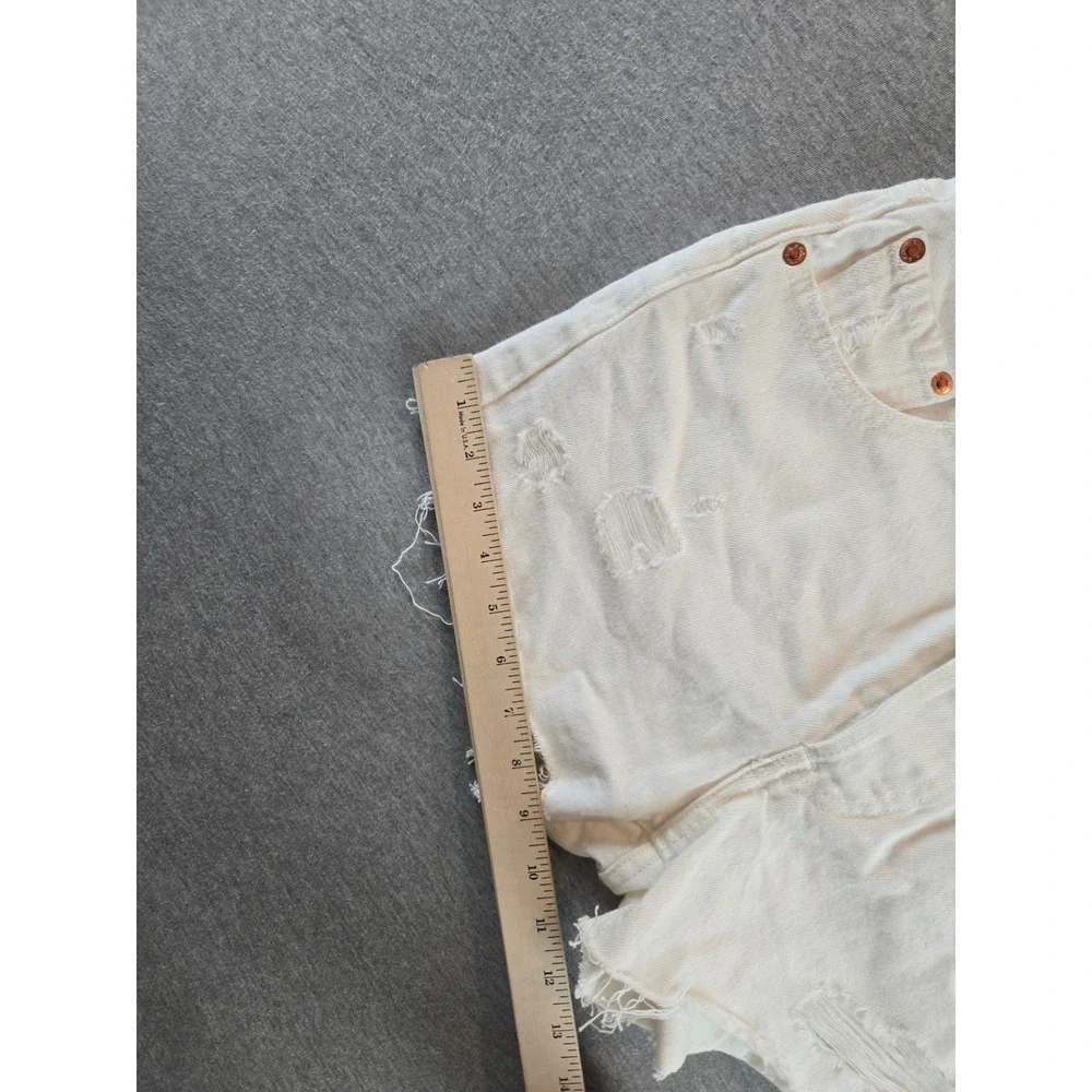 Levi's Shorts Womens 25 White‎ Cutoff Premium 501 Button Fly Fray 2.5